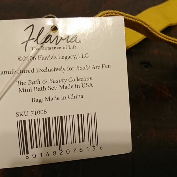 FLAVIA PEACHES & POMEGRANATES 2006 BATH & BEAUTY TOTE BAG NWT - Picture 3 of 10